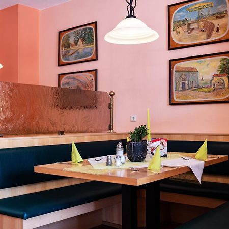 Restaurant & Hotel Storchenklause Шторков Екстер'єр фото